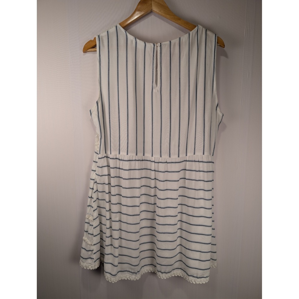 New York & Company Womens XL White Navy Blue Striped Lace Tiered Sleeveless Top
